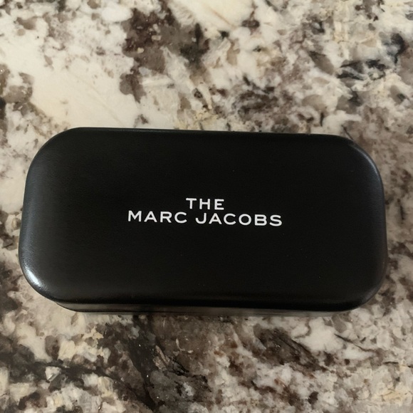 Marc Jacobs Large Sunglasses Case - Picture 1 of 14